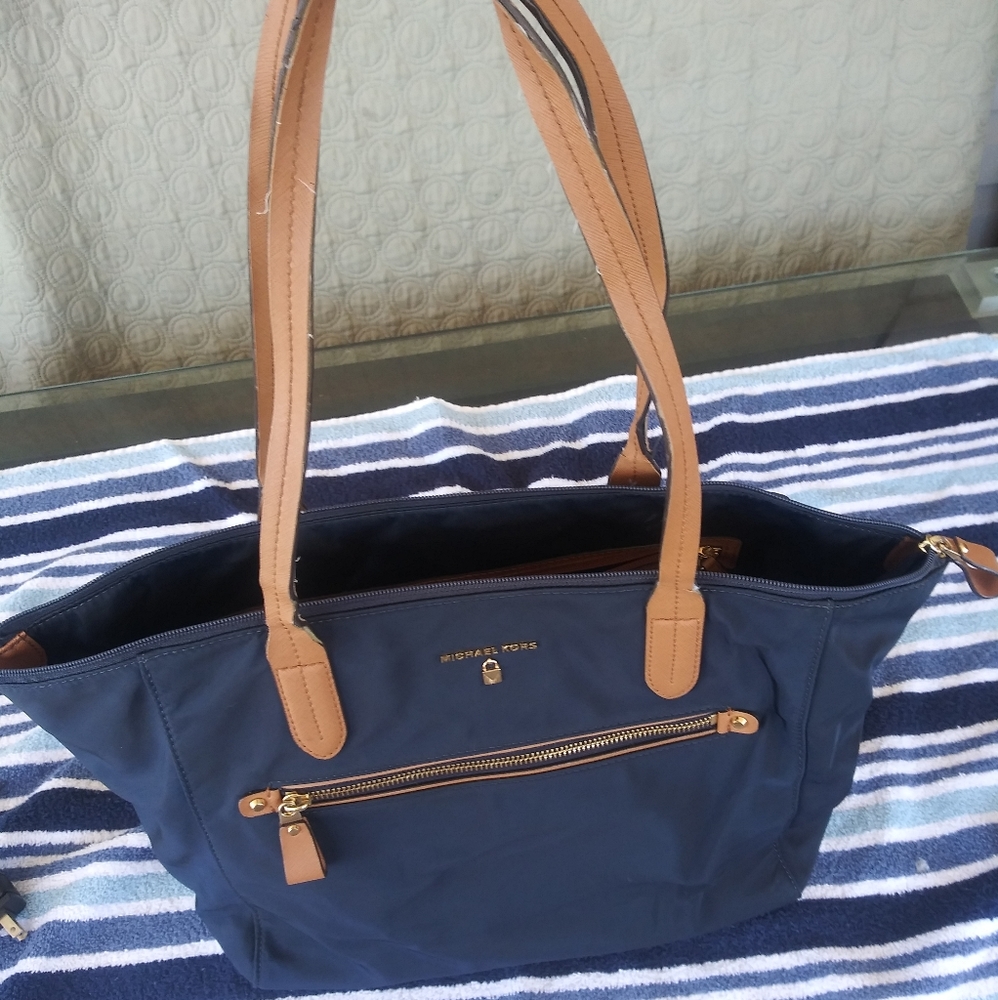 michael kors medium nylon kelsey plum tote bag pur